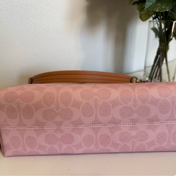 Coach Powder Pink Laurel bag, matching wallet, passport holder, bandeau set! - Picture 9 of 10
